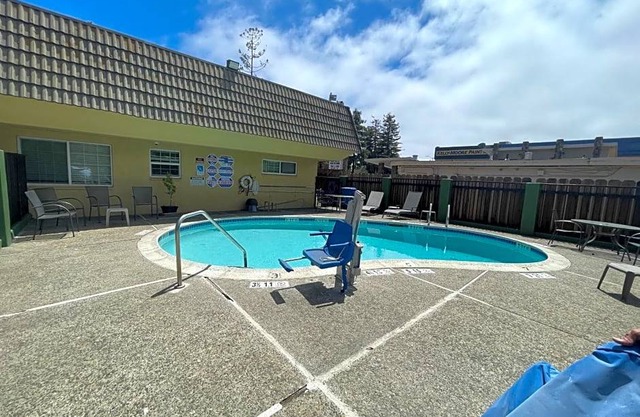 2-Star Hotel ∙ Quality Inn Santa Cruz