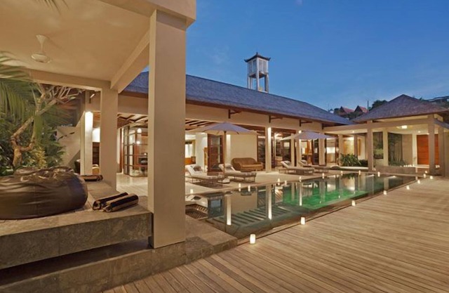 4 Bedroom Jimbaran Luxe Pool Villa, Housekeeping Staff Service, Breakfast!