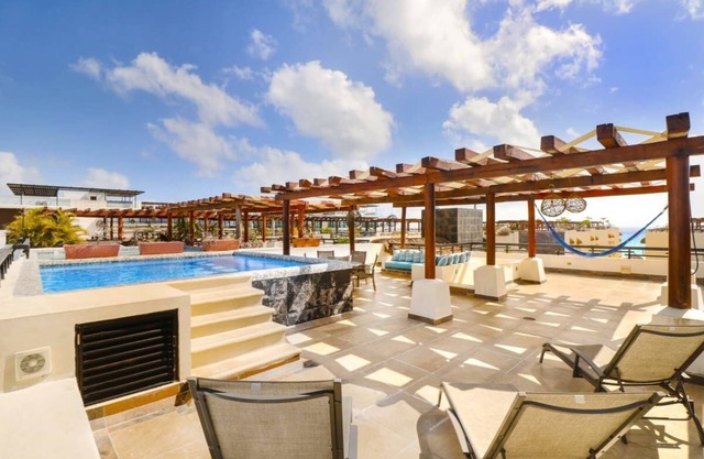 Aldea Thai Private pool penthouse with ocean view and huge terrace Beach access!