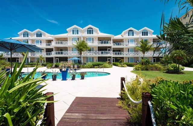 Beautiful Ocean View 2 Bedroom Condo on Grace Bay Beach