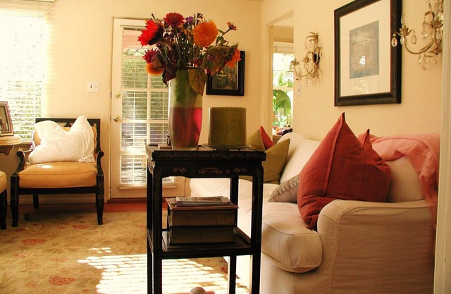 Charming Romantic Yacht Harbor Beach Cottage