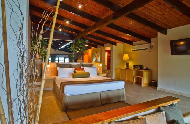 Coco de Mer Hotel and Black Parrot Suites