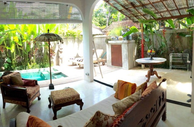 Cozy 1BR Villa, Located In The HEART Of Seminyak! - 6Min Walk To Eat Street!