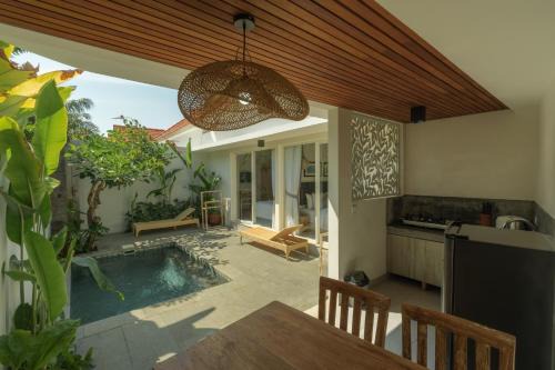 Odika Lovina Villas