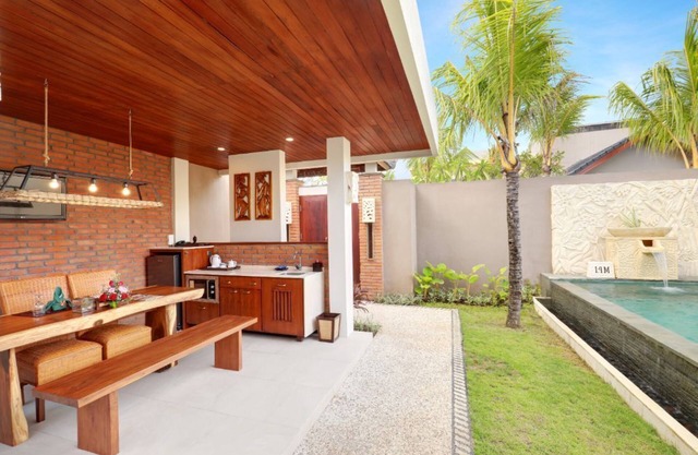 One Bedroom Suite Villa with a private pool only 5 minutes drive to the beach