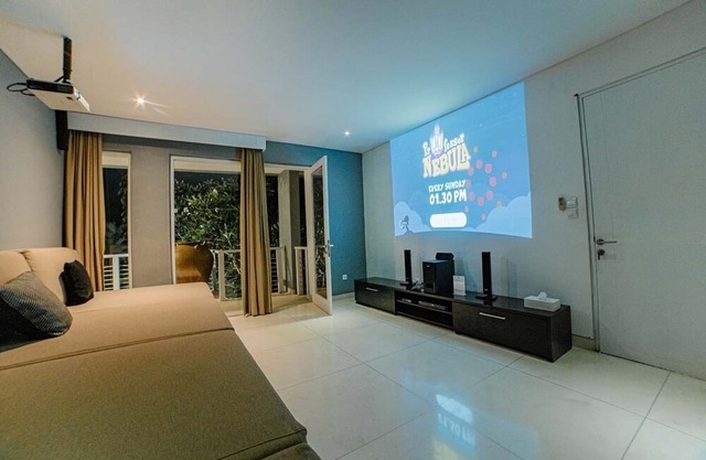 Stunning 2-story modern white beach villa, Jimbaran Bay, Bali
