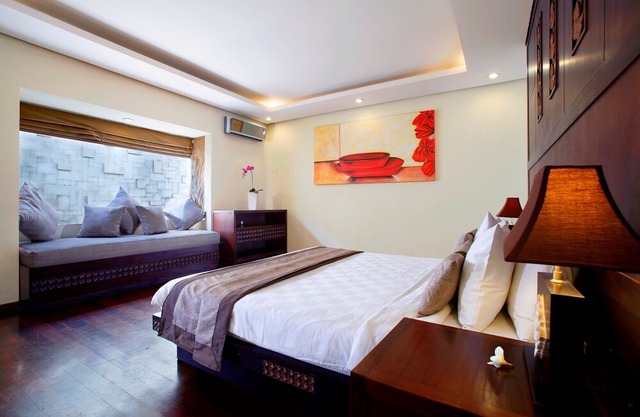Two Bedroom Villa in Canggu, Private Pool with spacious living and dining area