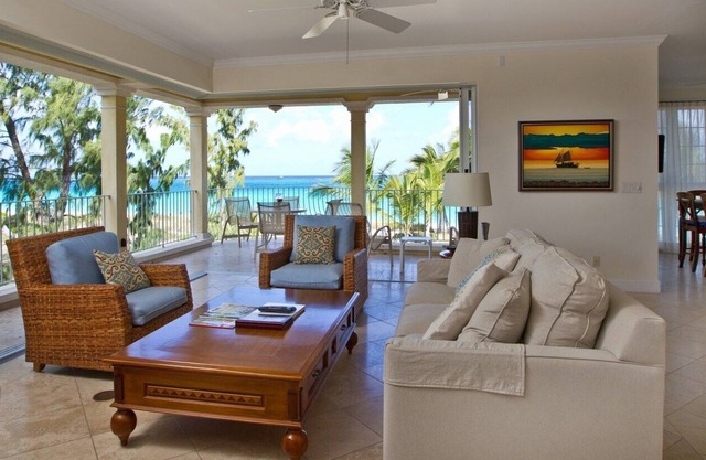 Villa Renaissance 201: 2nd Floor, 3 Bedrooms, 3 Bathrooms, Ocean Front Villa