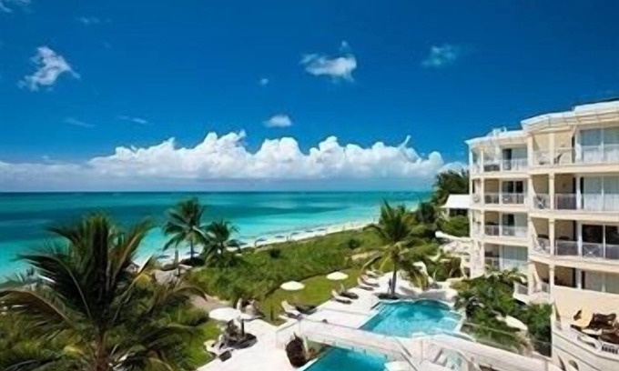 The Bight Condo | 1 Bedroom Direct Oceanfront Condo at Windsong on the Reef