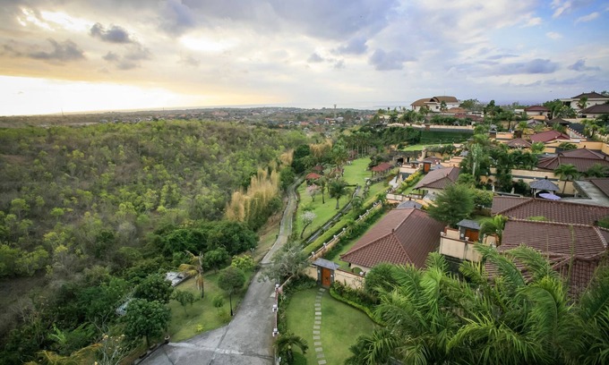 Bukit House | 1 BR Romantic Private Pool Villa in Ungasan Near GWK Cultural Park