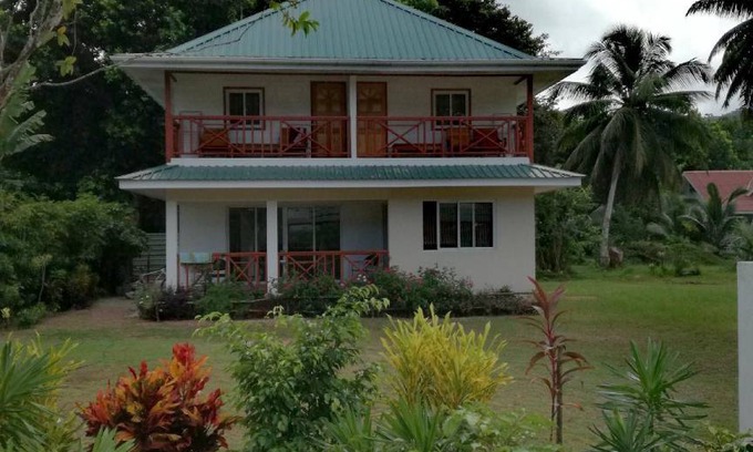 La Digue House | 150 m² House ∙ 3 bedrooms ∙ 5 guests