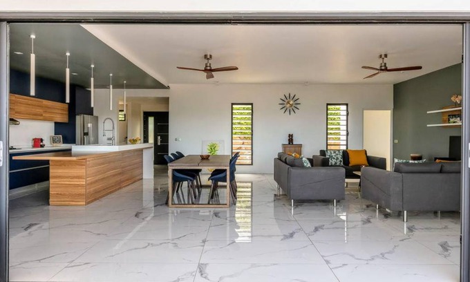Vaitape House | 155 m² House ∙ 3 bedrooms ∙ 6 guests