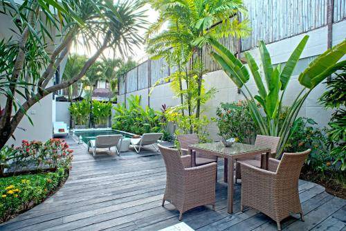 Central Seminyak Villa | 160 m² Villa ∙ 3 bedrooms ∙ 9 guests