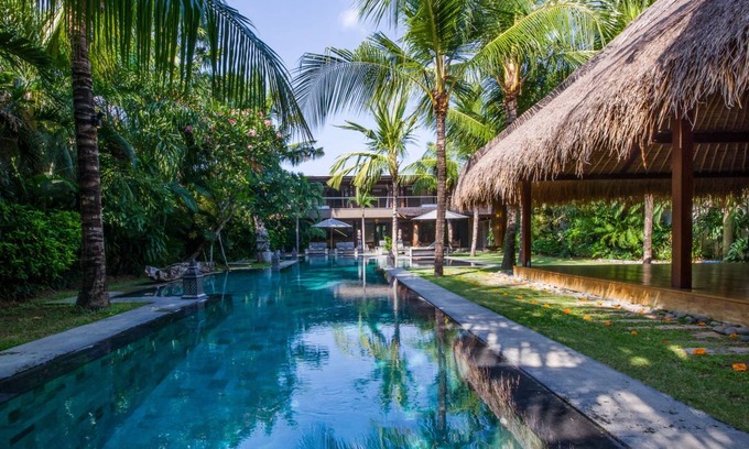 Central Seminyak Villa | 1900 m² Villa ∙ 7 bedrooms ∙ 15 guests