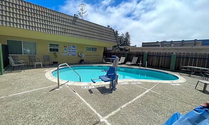 Westside Santa Cruz Hotel | 2-Star Hotel ∙ Quality Inn Santa Cruz