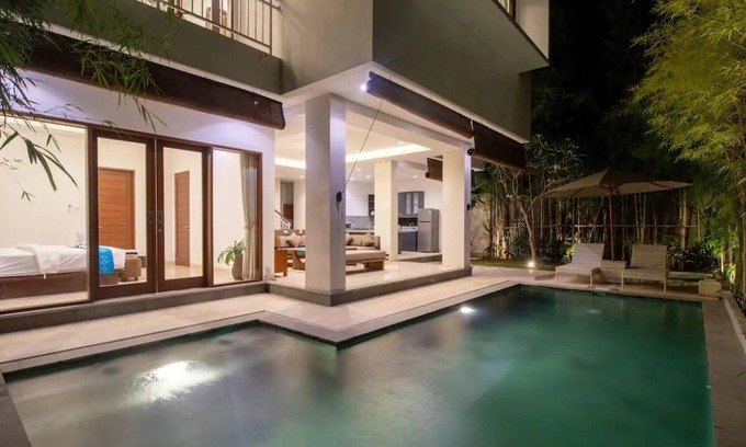 Sanur Villa | 217 m² Villa ∙ 4 bedrooms ∙ 8 guests