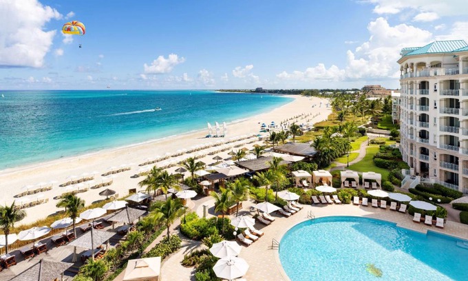 Grace Bay Resort | 302 m² Resort ∙ 2 bedrooms ∙ 127 guests