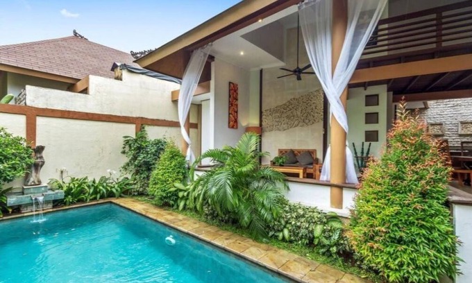 Central Seminyak Villa | 3BR Desamuda Villa Holiday With Family AT