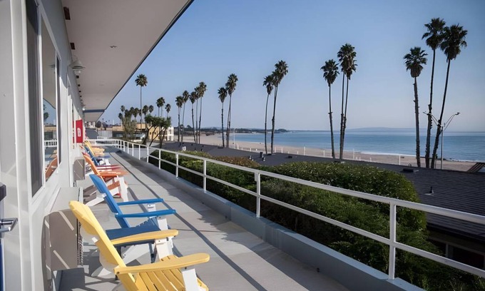 Westside Santa Cruz Hotel | 46 m² Hotel ∙ 6 guests