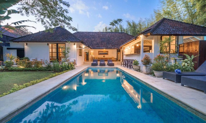 Petitenget Villa | 600 m² Villa ∙ 10 bedrooms ∙ 30 guests