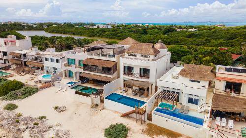 Isla Mujeres Villa | 650 m² Villa ∙ 3 bedrooms ∙ 7 guests