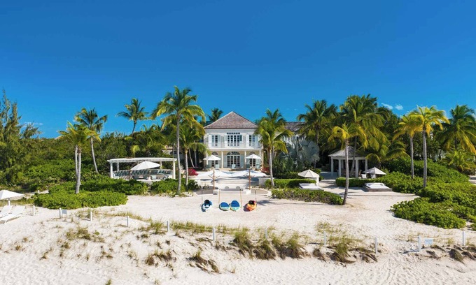 Leeward Settlement Villa | 7 bedroom plantation estate Villa