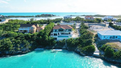 Ocean Point Villa | Alta Bella Villa Wnordic Spa, Concierge