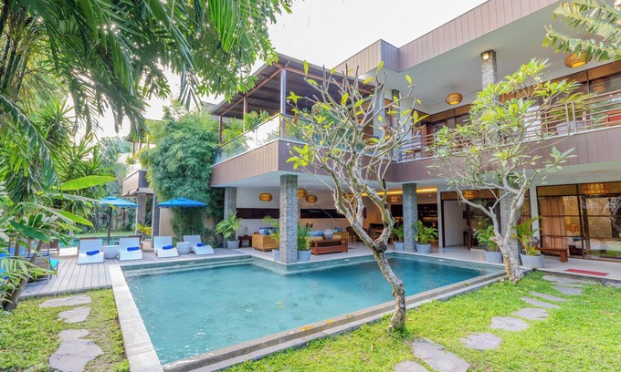 Jimbaran Bay Villa | Anjani Villas Estate Villa Dua