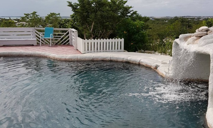 Discovery Bay House | Beatiful private house over looking the island aceon and silina