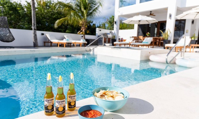 Ocean Point Villa | Beautiful Villa Cena! 6 Bedrooms, Waterfront, Jacuzzi, Gym, Amenities