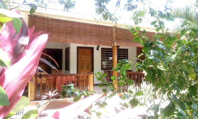La Passe House | Bungalow Koko Sek - The Coconut Tree of the Rock. 5mn from the beach, quiet, easy access