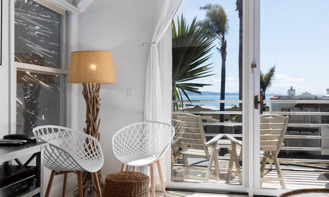 Capitola House | Capitola Dreamin' with an oceanview