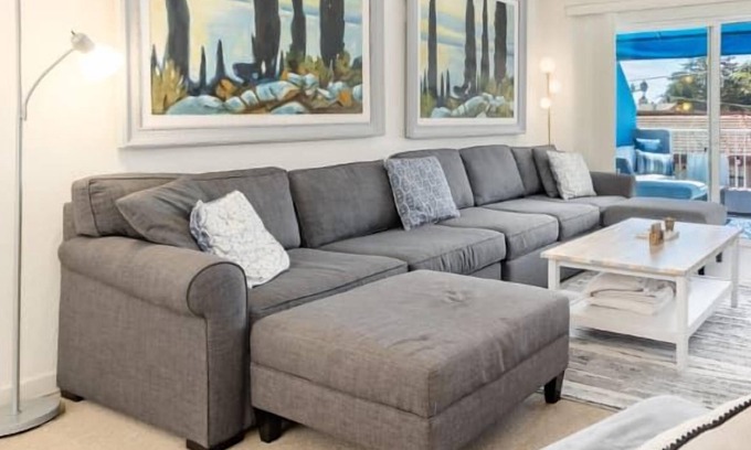 Capitola Apartment | Capitola Sands - Decorated for Christmas!