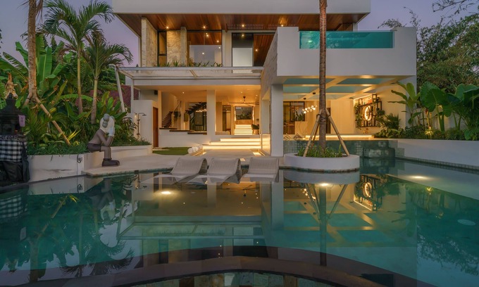 Padonan Villa | Casa Infinito