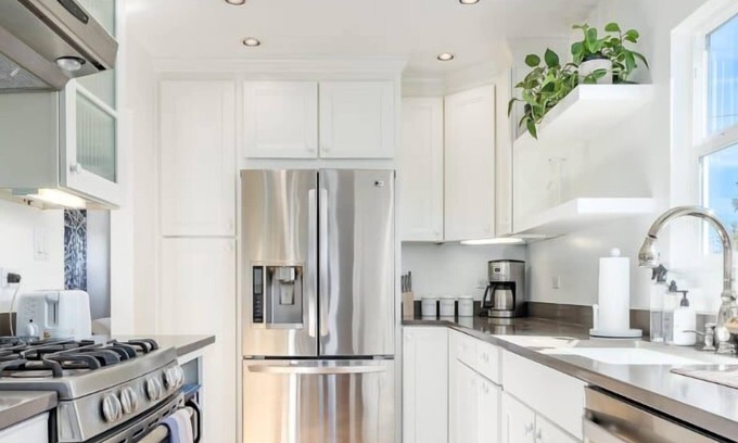 Eastside Santa Cruz House | Charming 2 Bedroom Home - 5 min from beach!