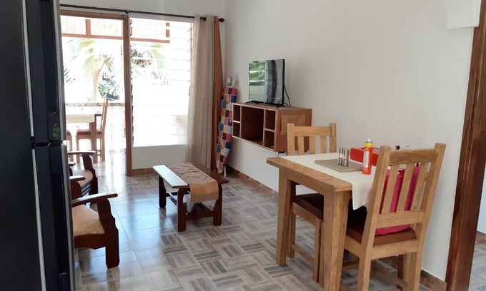Baie Ste Anne Apartment | Comfortable apartment in Baie Sainte Anne 56 m² with sea view