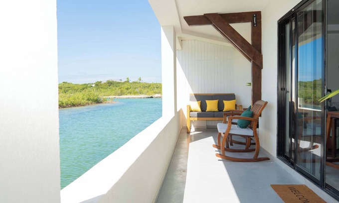Discovery Bay Apartment | Cozy Waterfront Stay | Balcony | Fire Pit | Gazebo