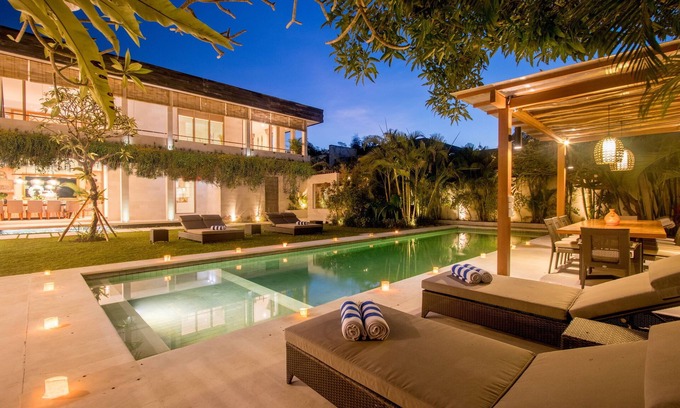 Jimbaran Bay Villa | Luxury 5 Bedrooms Villa with Private Pool