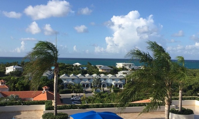 The Bight Apartment | βοΈ π Modern Ocean View Studio at La Vista Azul πβοΈ