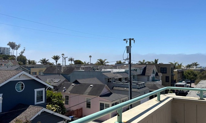 Capitola House | Ocean View Home - Rooftop Deck & Pet-Friendly
