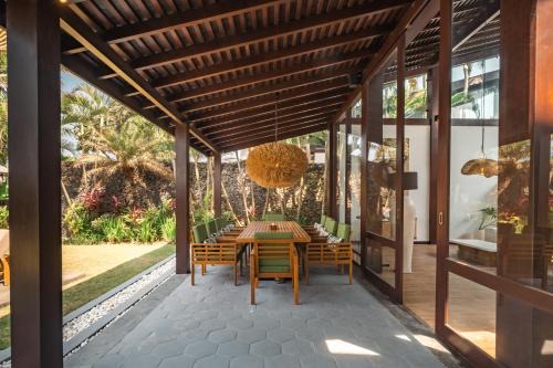 East Selemadeg Villa | Oceanfront Luxury Villa in Beraban with Private Pool