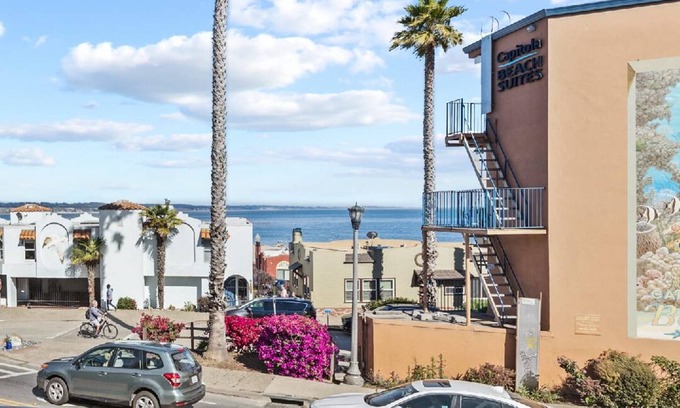 Capitola House | Sandy Toes Sanctuary