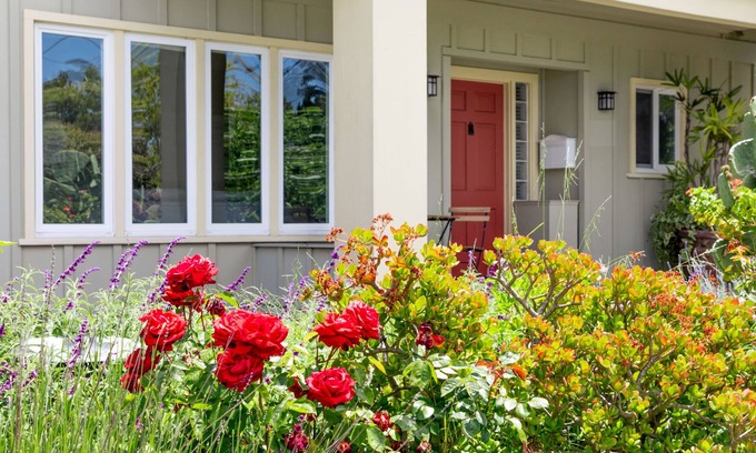 Bananna Belt House | Santa Cruz Comfort - Close Clean Convenient