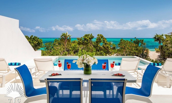 Providenciales House | TC Villas -Sandpebble -Family Beachfront with Pool & Snorkeling at Smith’s Reef