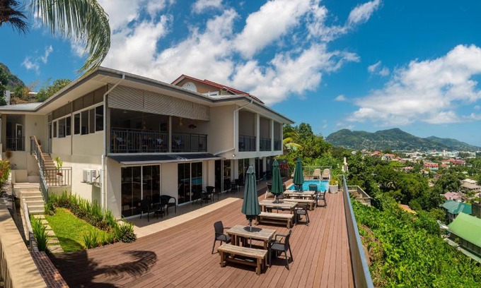 Zig Zag Ward House | The Ridge Residence
