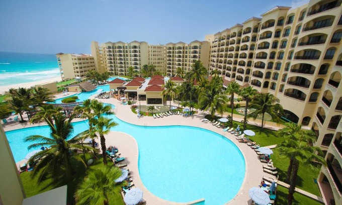 Zona Hotelera Resort | The Royal Islander – An All Suites Resort