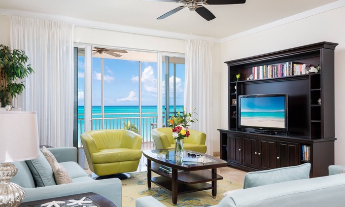 Grace Bay Apartment | The Venetian on Grace Bay