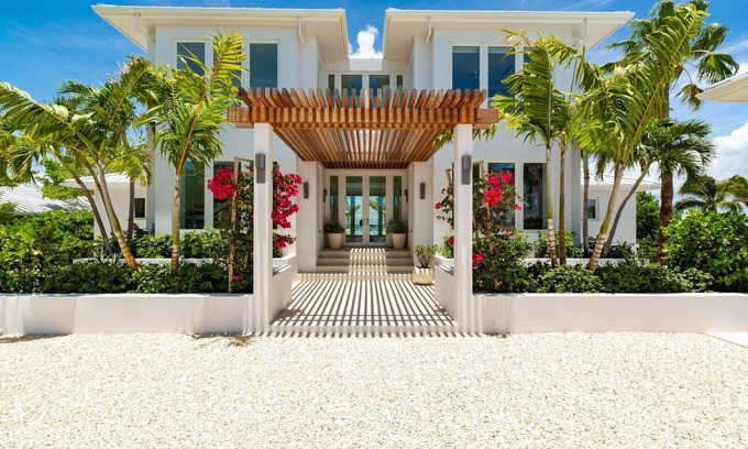 Grace Bay Villa | Turks and Caicos Luxury rental