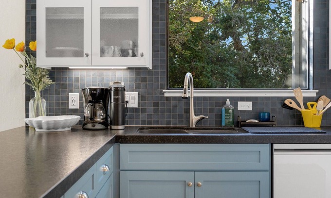 Eastside Santa Cruz House | Twin Lakes Coastal Retreat