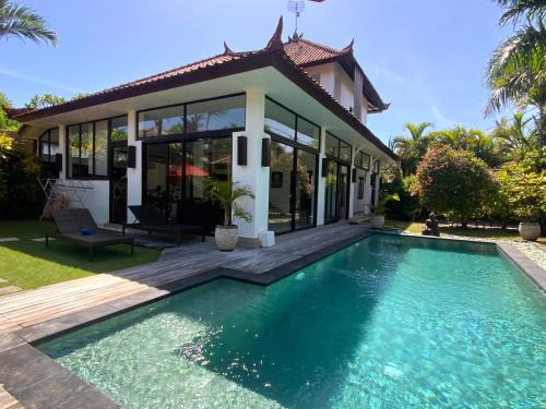Laksmana Villa | Villa Surga